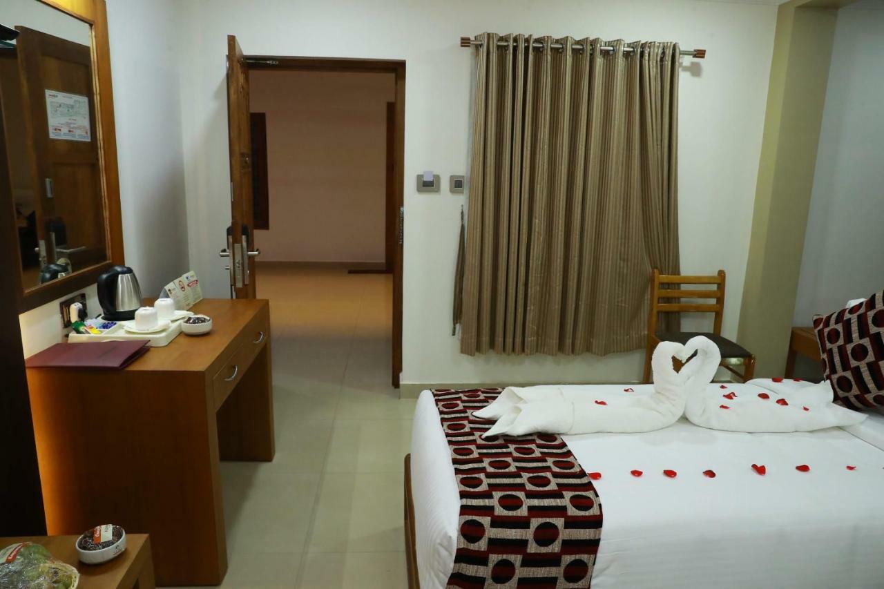 Hotel Rohini International Kallār Exterior foto